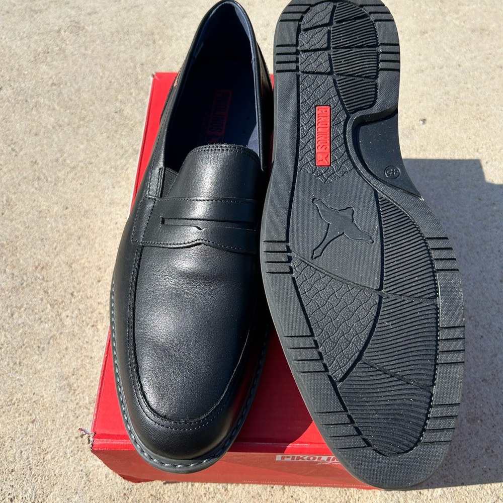 PIKOLINOS Black Leather Slip-On Loafers with Rubber Sole